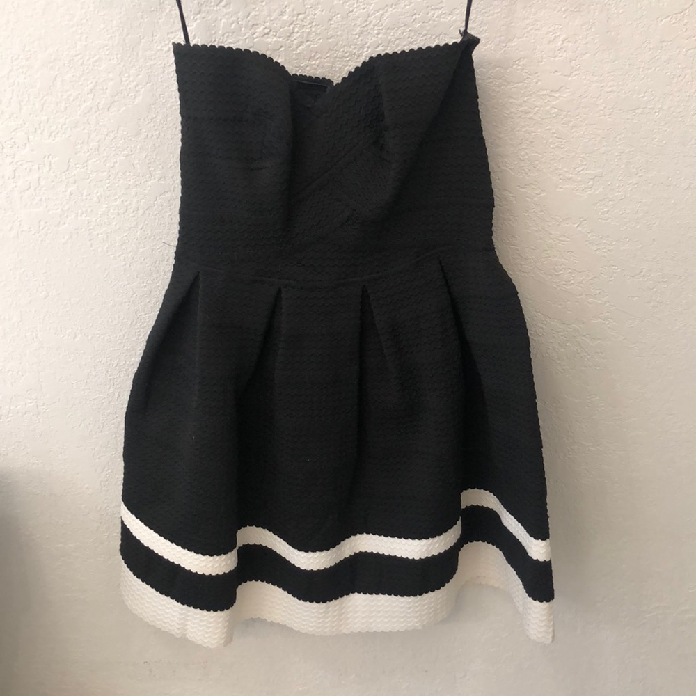 black strapless dress